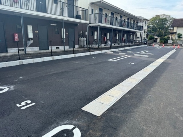 駐車場　駐車場