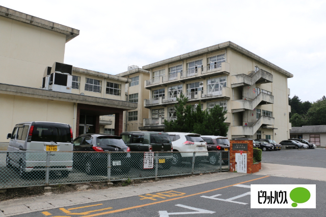 小学校　松江市立川津小学校（小学校）まで1151m