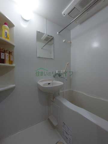 バス・シャワールーム　別部屋の参考写真です。