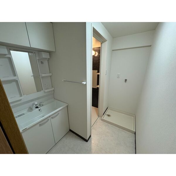 洗面設備　同物件同間取り別号室