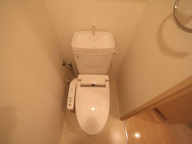 トイレ　温水洗浄暖房便座付トイレ