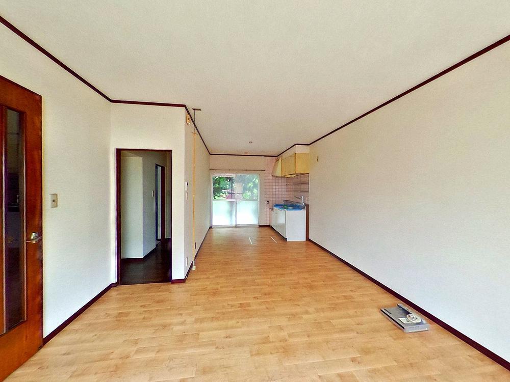 居室・リビング　参照：6号室反転