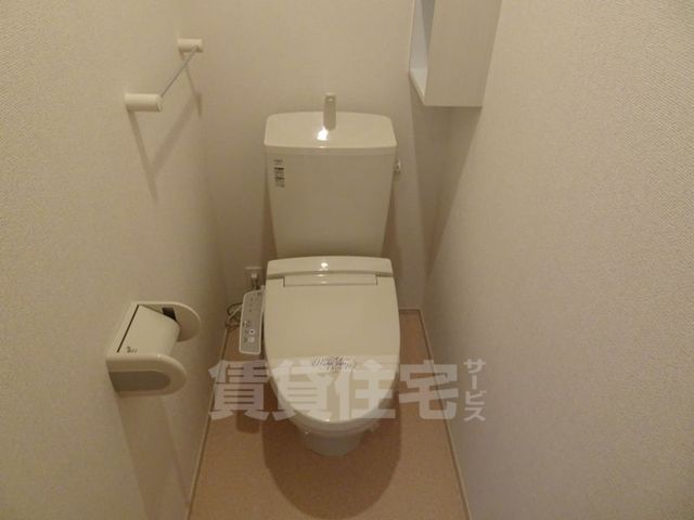 地下鉄烏丸線 竹田駅 徒歩6分 2階建 築13年のトイレ写真