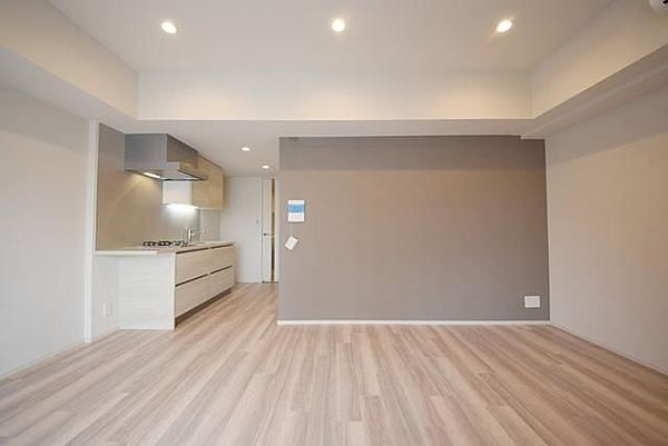 居室・リビング　※別部屋の参考写真です。