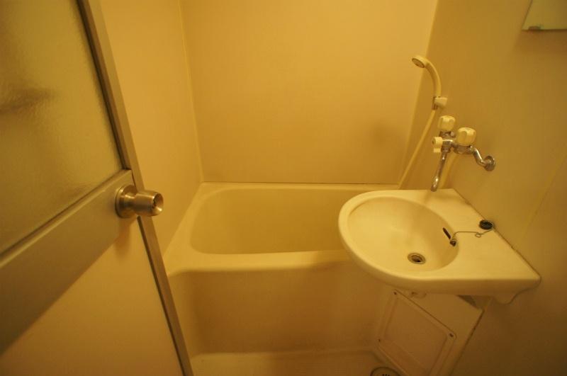 バス・シャワールーム　日々の暮らしに欠かせないお風呂です