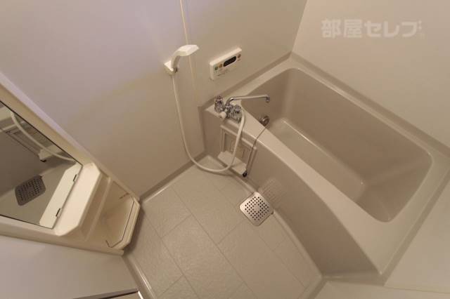 バス・シャワールーム　※１０１号室室内参照