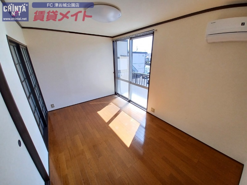 居室・リビング　同型参考写真