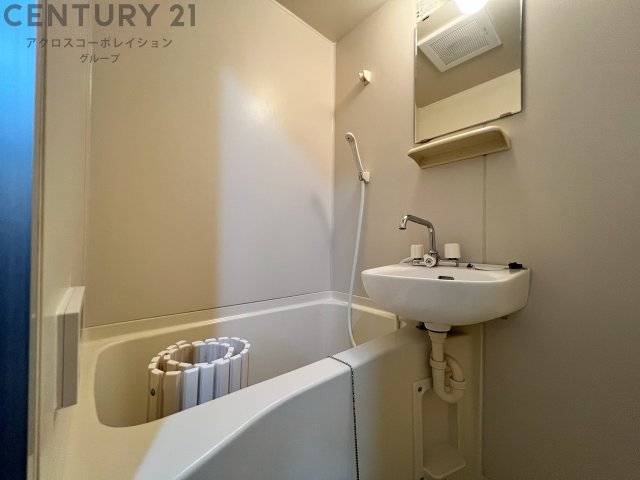 バス・シャワールーム　シンプルで機能的なユニットバスです！