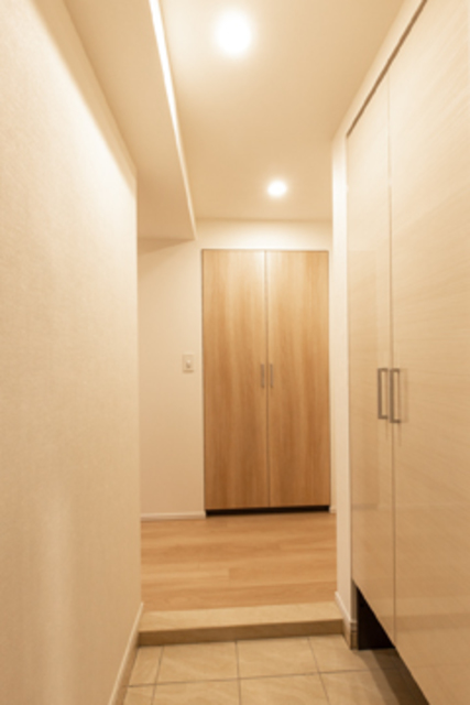 玄関　※写真は同タイプ住戸です。