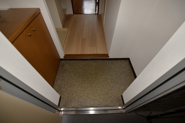 玄関　収納もある玄関です