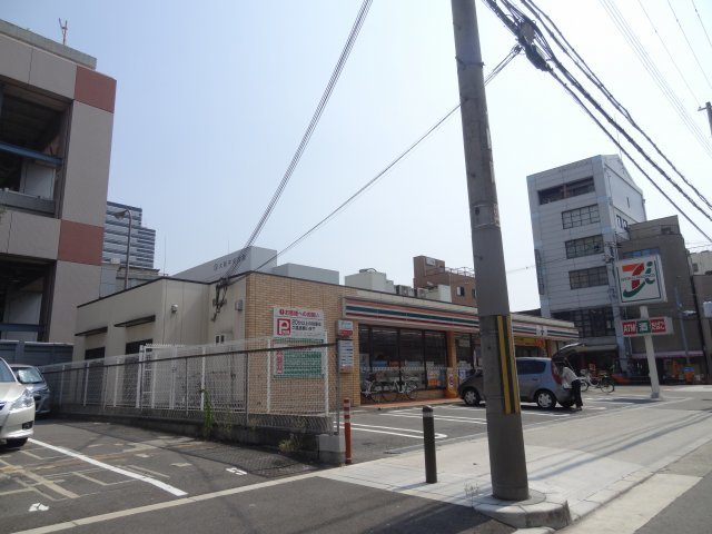 コンビニ　セブンイレブン大阪中央卸売市場西口店（コンビニ）まで297m