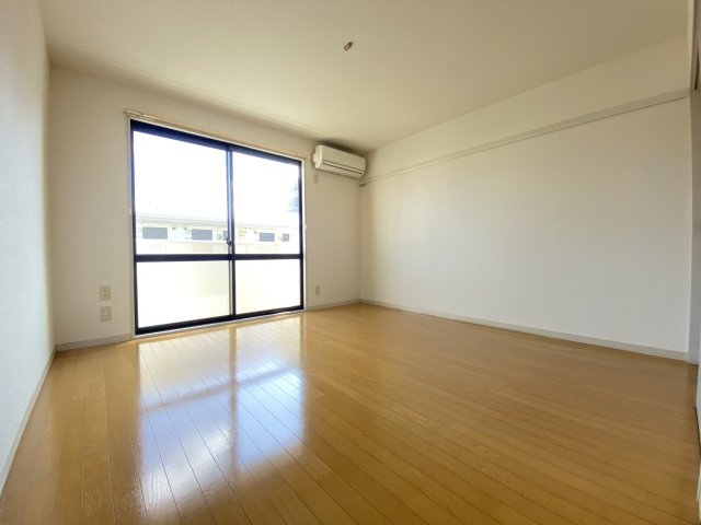 居室・リビング　別の部屋になります。