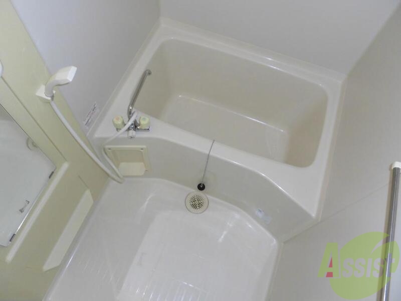 バス・シャワールーム　清潔感のあるバスルーム