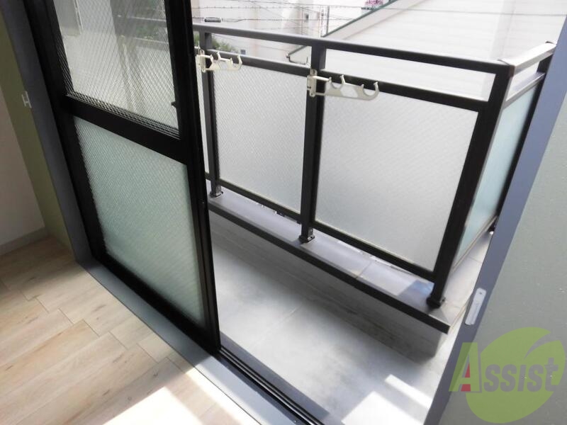 バルコニー　洗濯物も安心して干せます