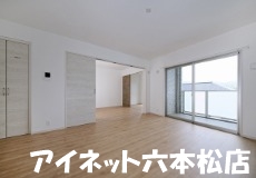 居室・リビング　広々としていいですね。