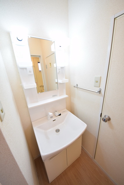 洗面設備　～顔を洗って元気に出発～別号室参考写真