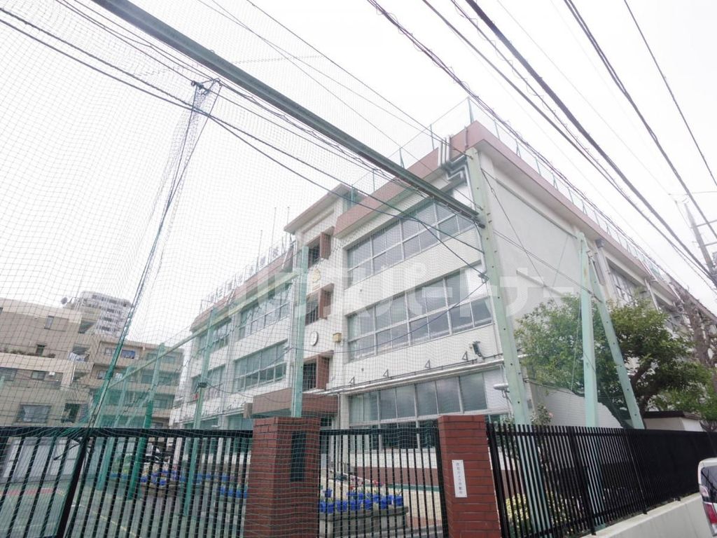 スーパー　荒川区立第三瑞光小学校（スーパー）まで330m