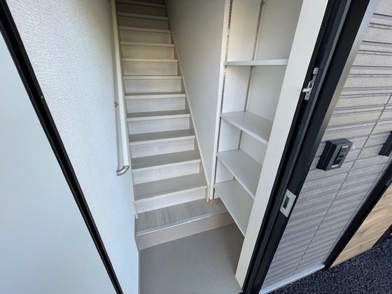 玄関　※別部屋の写真です