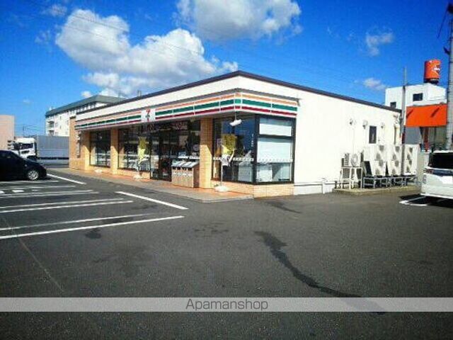 コンビニ　セブンイレブン福井開発３丁目店（コンビニ）まで300m