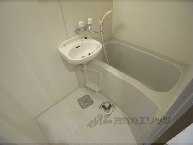 バス・シャワールーム　バス