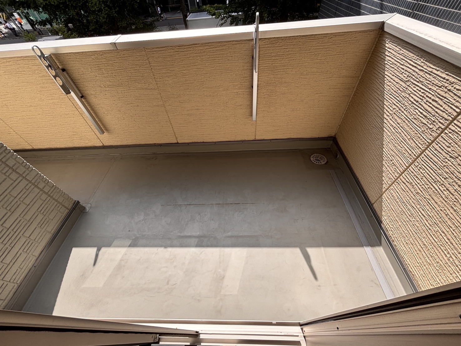 バルコニー　玄関