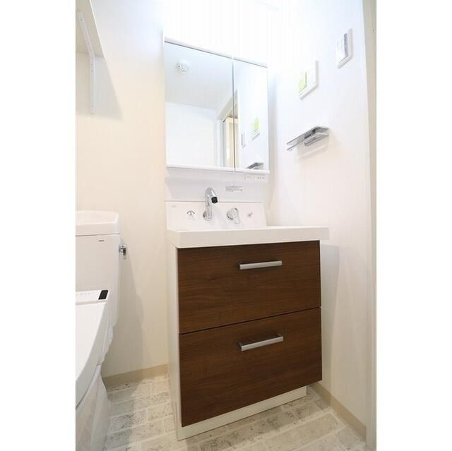 洗面設備　コンパクトで使いやすい洗面所