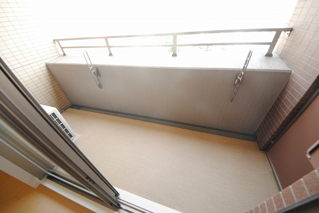 バルコニー　写真は５１１号室