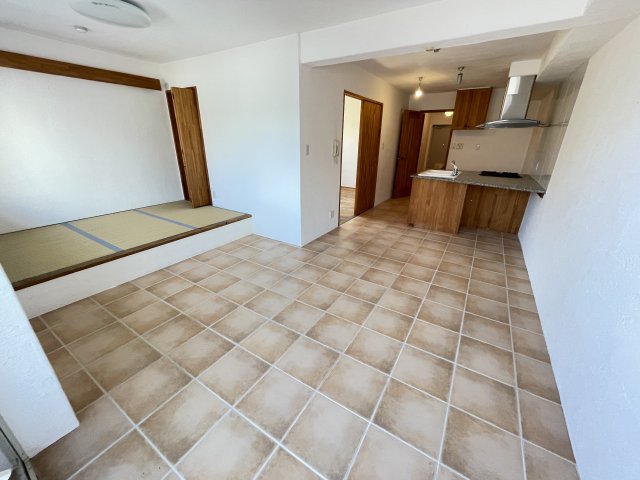 居室・リビング　最上階・角部屋で過ごしやすくてオススメです♪