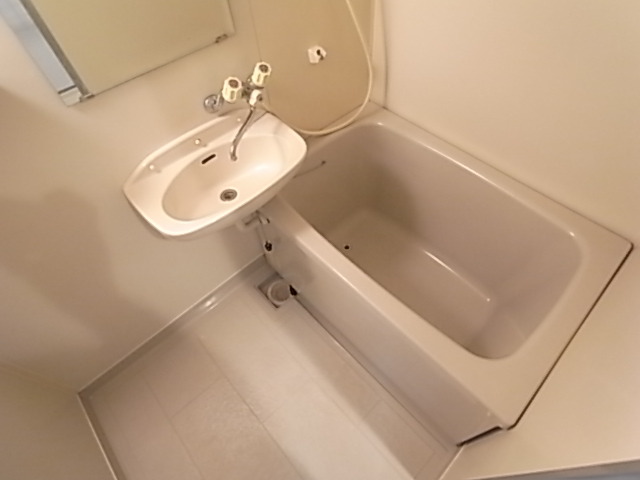 バス・シャワールーム　バスルーム