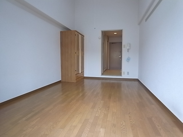 居室・リビング　綺麗なフローリング