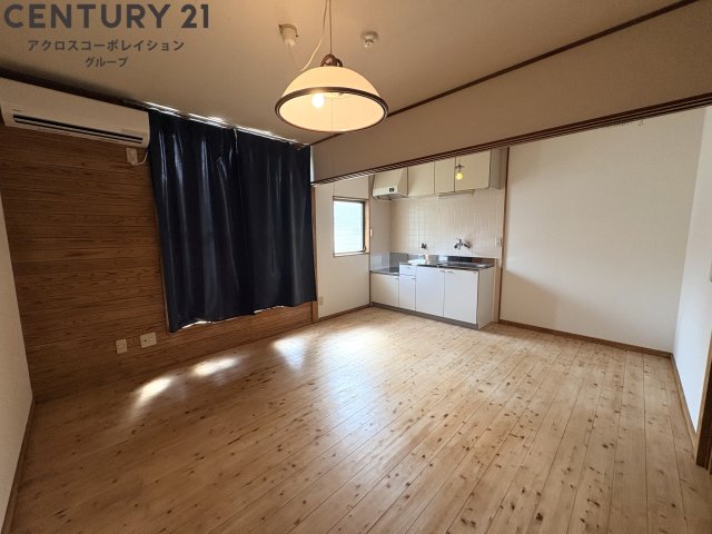 居室・リビング　エアコン付きです☆