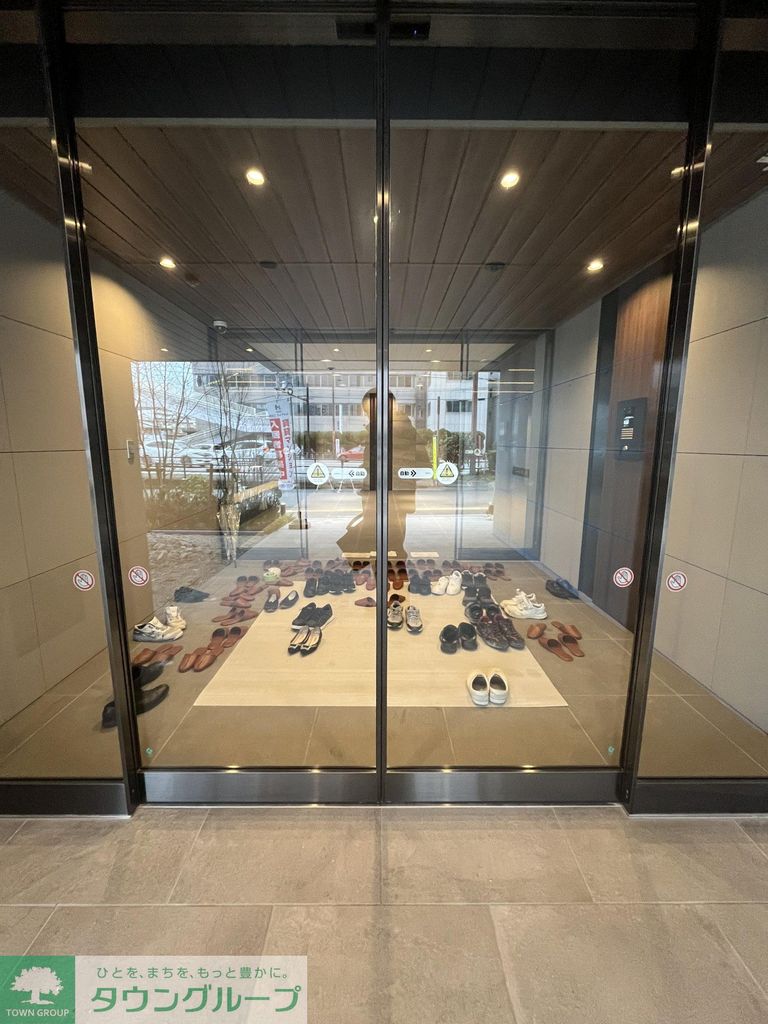 エントランス　エントランス