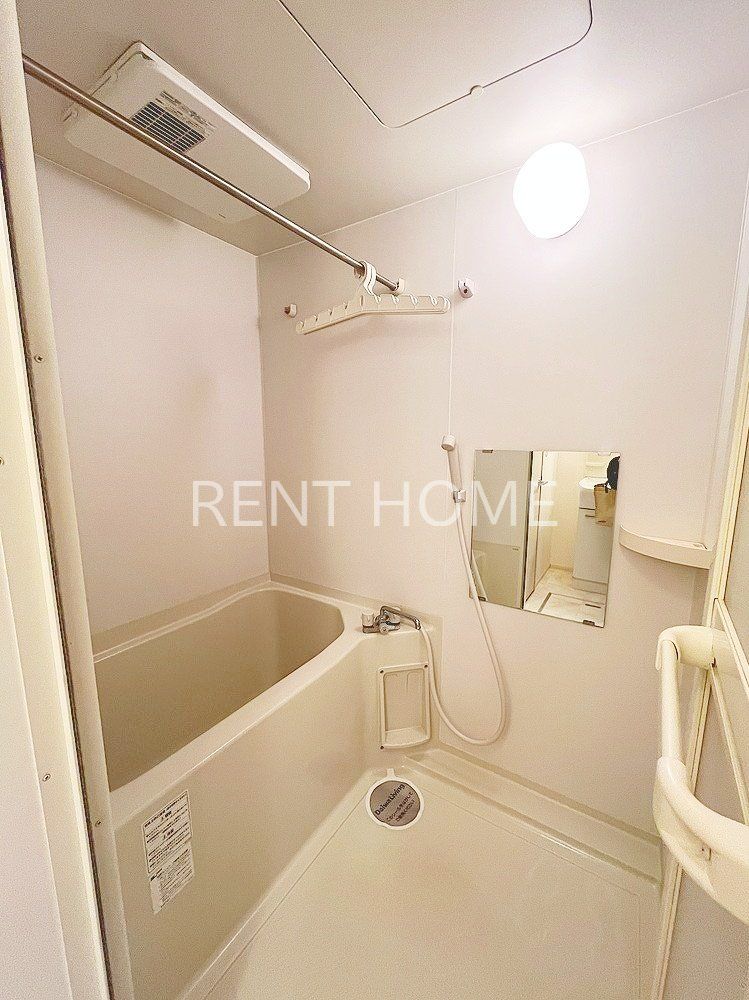 バス・シャワールーム　バスルームです。