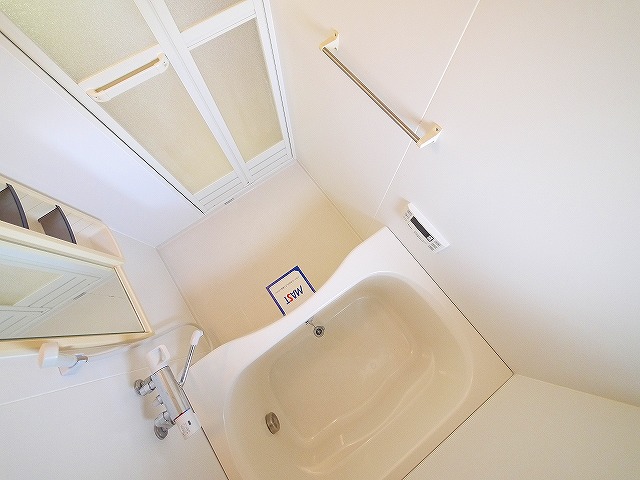 バス・シャワールーム　落ち着いた空間のお風呂です