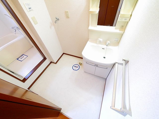 洗面設備　スペースが確保できる洗面所です