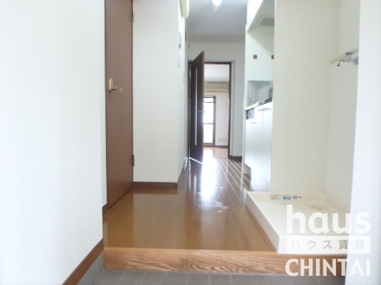 玄関　他のお部屋の参考写真になります。