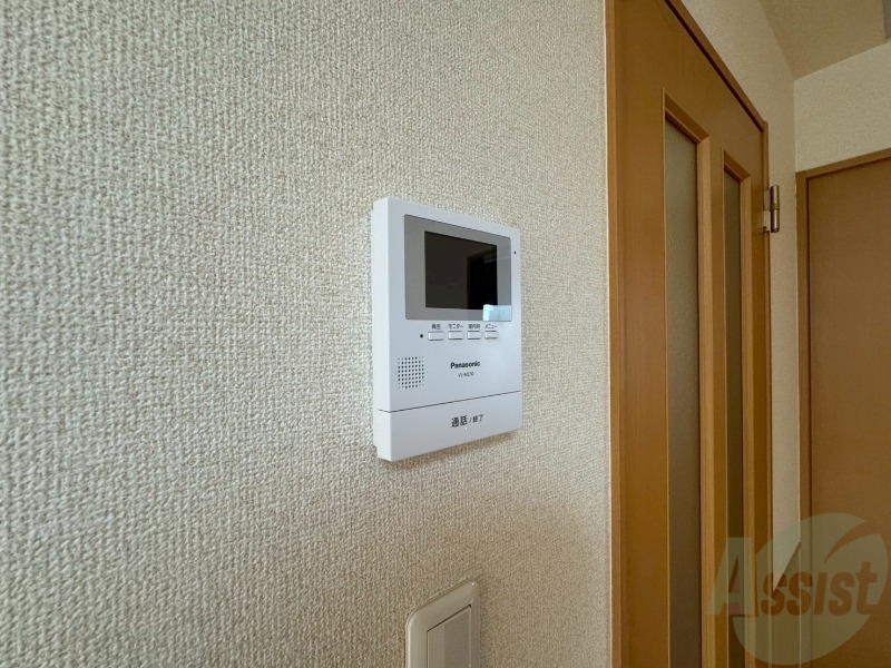 セキュリティ　ＴＶモニター付インターホンです。来客者の顔が見えるので安心！