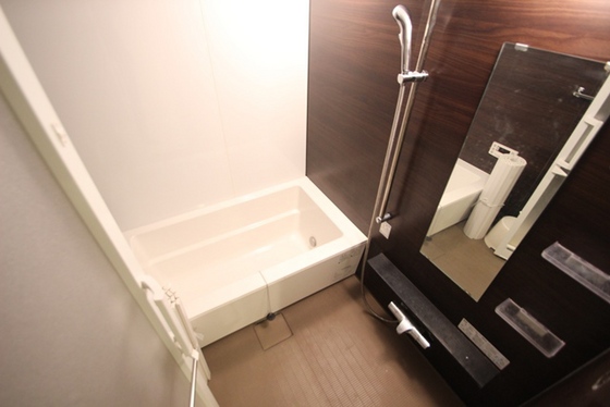 バス・シャワールーム　※別部屋の写真です
