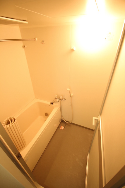 バス・シャワールーム　浴室乾燥・追い焚き付！