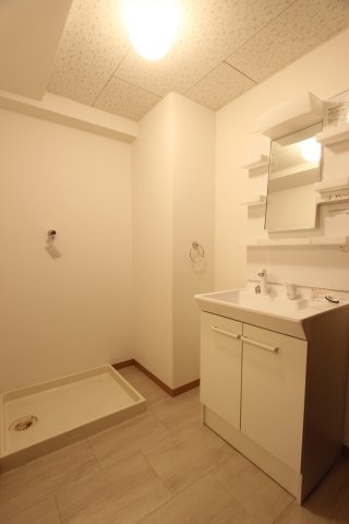 洗面設備　参考写真です。現況優先。