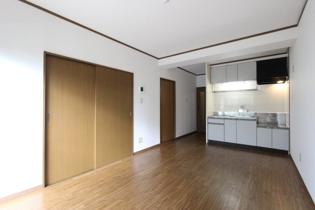 居室・リビング　参考写真です。現況優先。