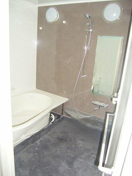 バス・シャワールーム　お風呂です