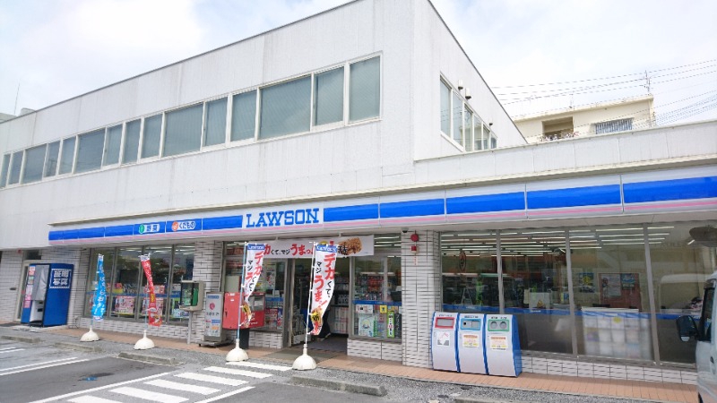コンビニ　ローソン浦添内間四丁目店（コンビニ）まで212m