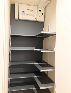 玄関　ウオークインシューズクローク