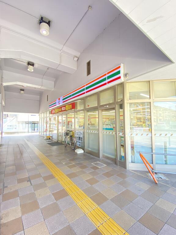 コンビニ　セブンイレブン名古屋柴田駅前店（コンビニ）まで110m