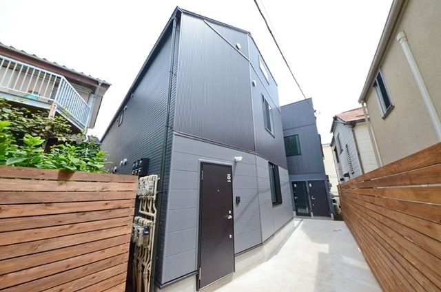 建物外観　お問い合わせはタウンハウジング調布店まで