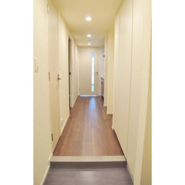 玄関　※写真は同タイプ住戸です。