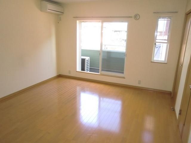 居室・リビング　★広めの洋室８帖★