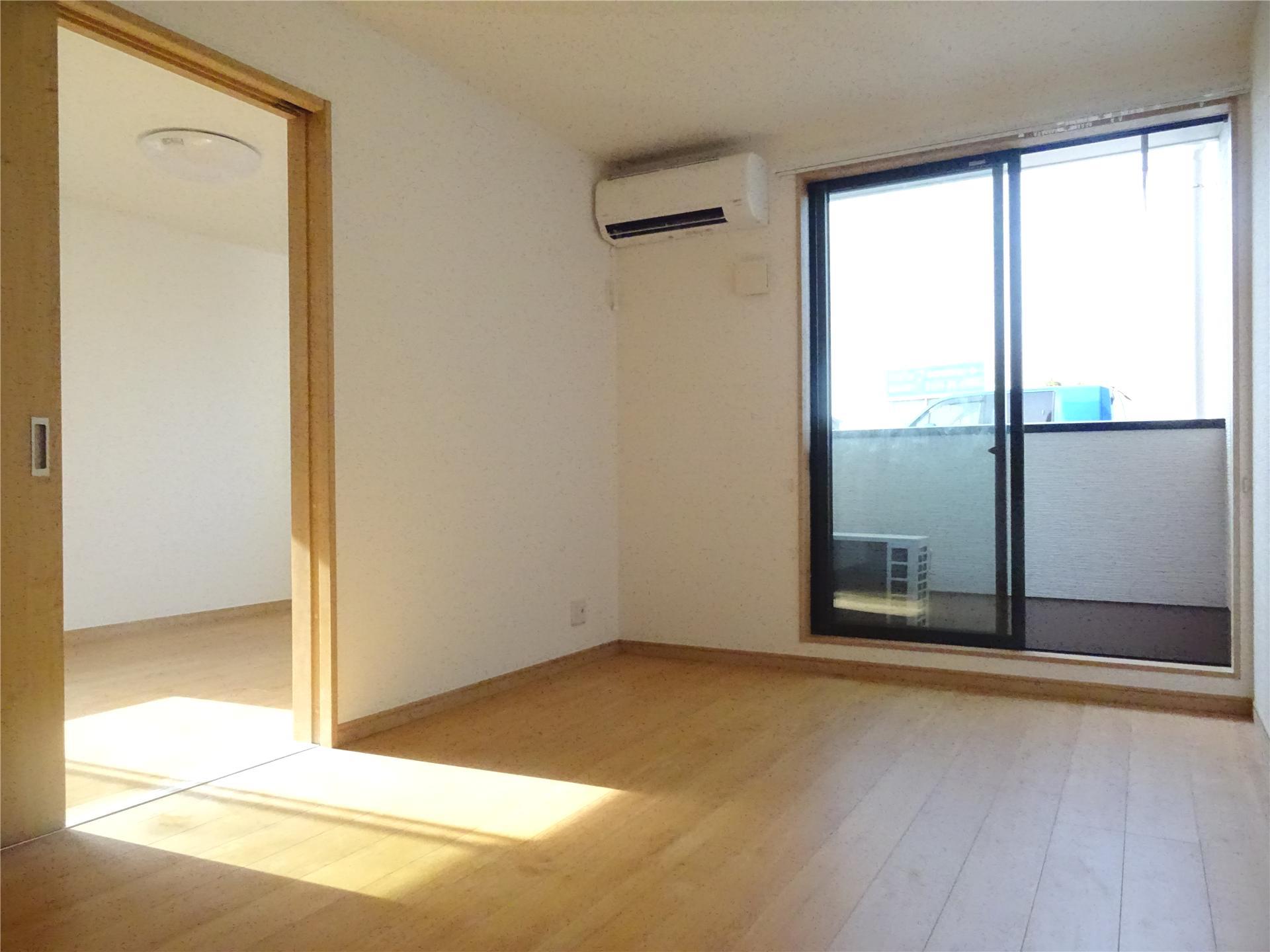 居室・リビング　1階角部屋♪広々15.2帖のリビングです☆