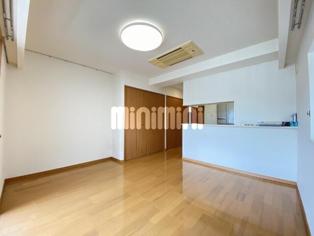 居室・リビング　同物件別室のイメージ写真